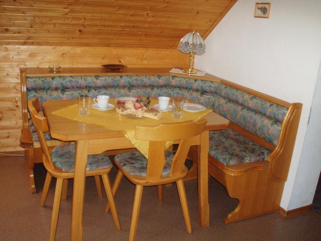 Appartement Pension Grasser Bad Kleinkirchheim Zimmer foto